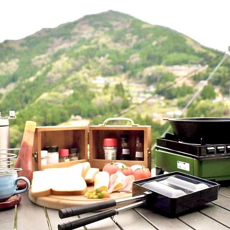 古民家グランピングmatoba Hotel Miyoshi  Buitenkant foto