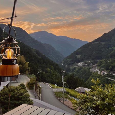古民家グランピングmatoba Hotel Miyoshi  Buitenkant foto