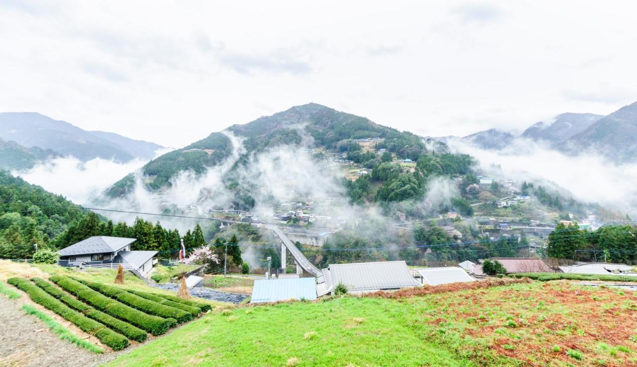 古民家グランピングmatoba Hotel Miyoshi  Buitenkant foto
