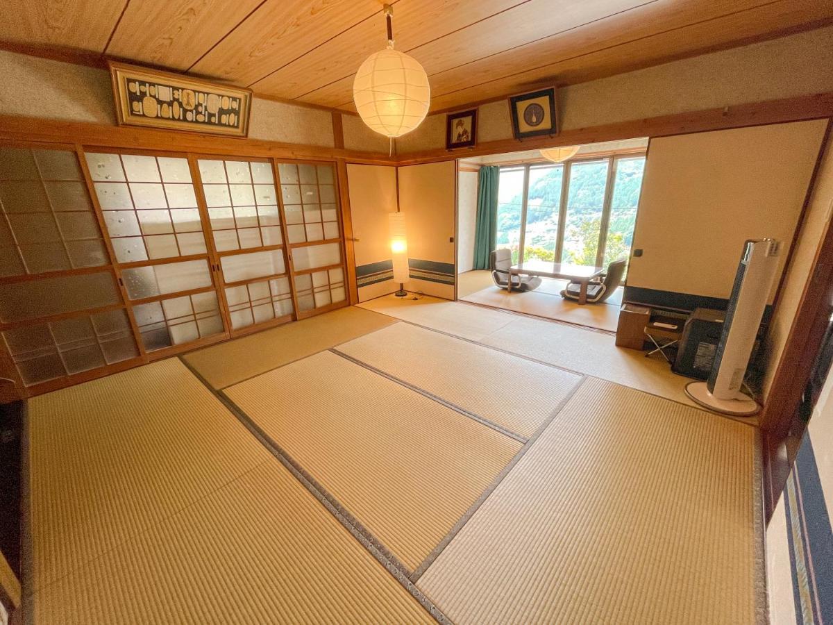 古民家グランピングmatoba Hotel Miyoshi  Buitenkant foto