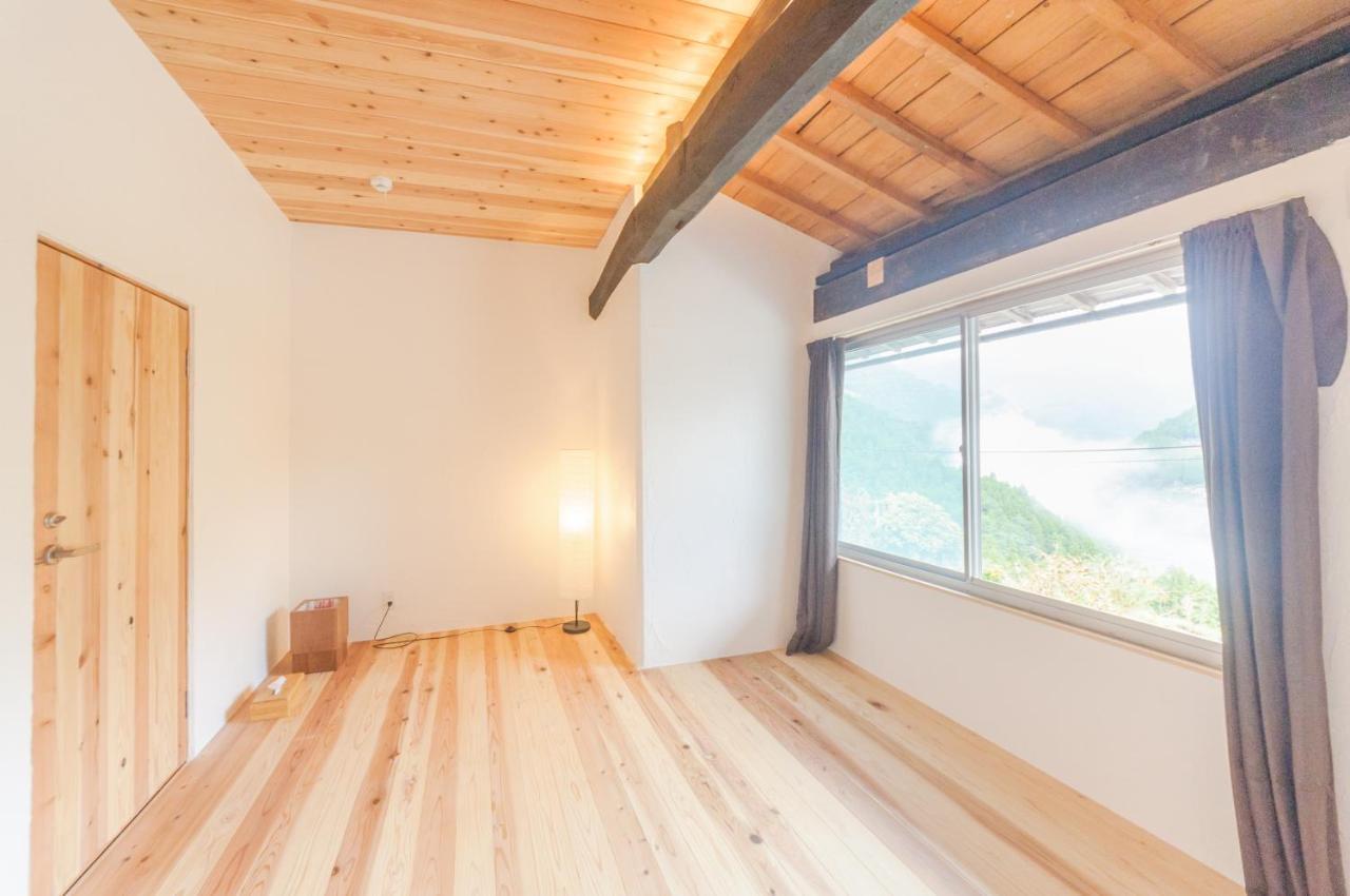 古民家グランピングmatoba Hotel Miyoshi  Buitenkant foto